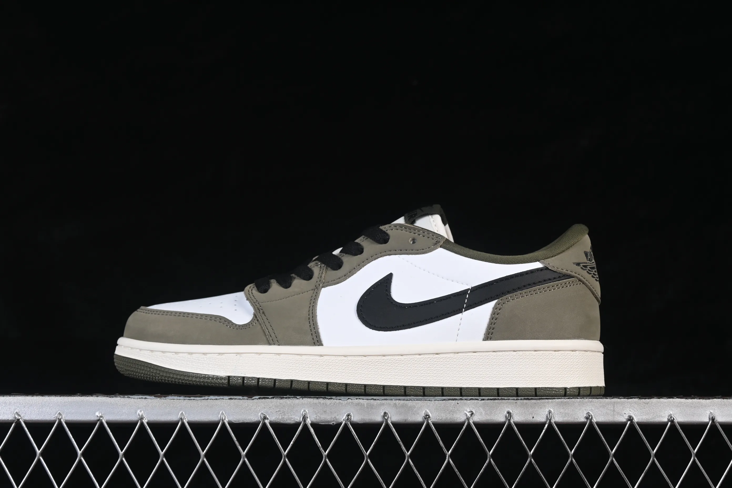 All categories Air Jordan Jordan series basketball shoes Air Jordan 1 Low Z version Travis Scott x Air Jordan 1 Low OG AJ1 Joe 1 undercut low top HQ6998-200